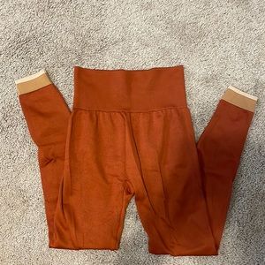 White Fox x Sarah’s Day Leggings